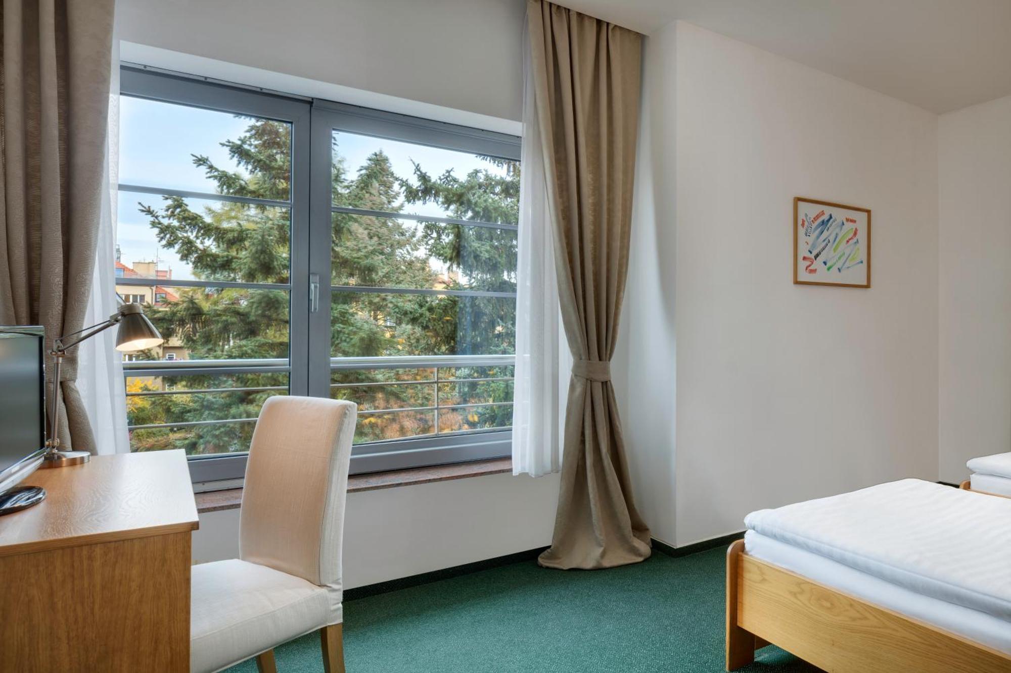 Triple Room 3 single beds