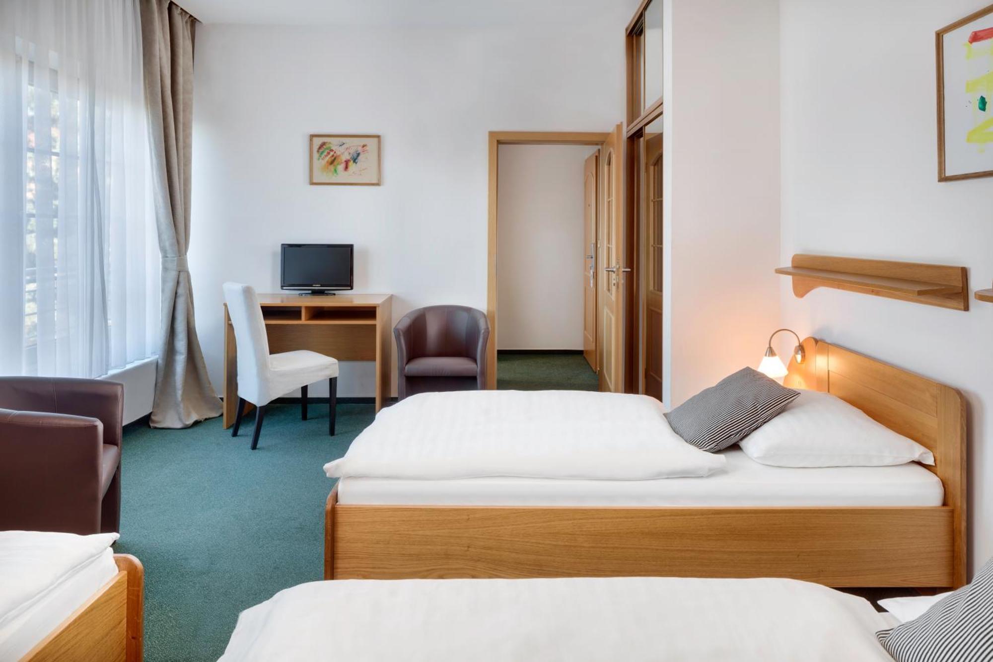 Triple Room 3 single beds